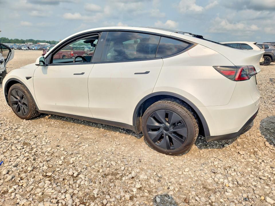 Photo 2 from auction – 2025 TESLA MODEL Y with VIN 7SAYGDEE5SA351632