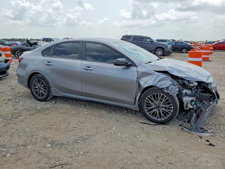 Foto 4 de la subasta – 2022 KIA FORTE con VIN 3KPF54AD1NE481749