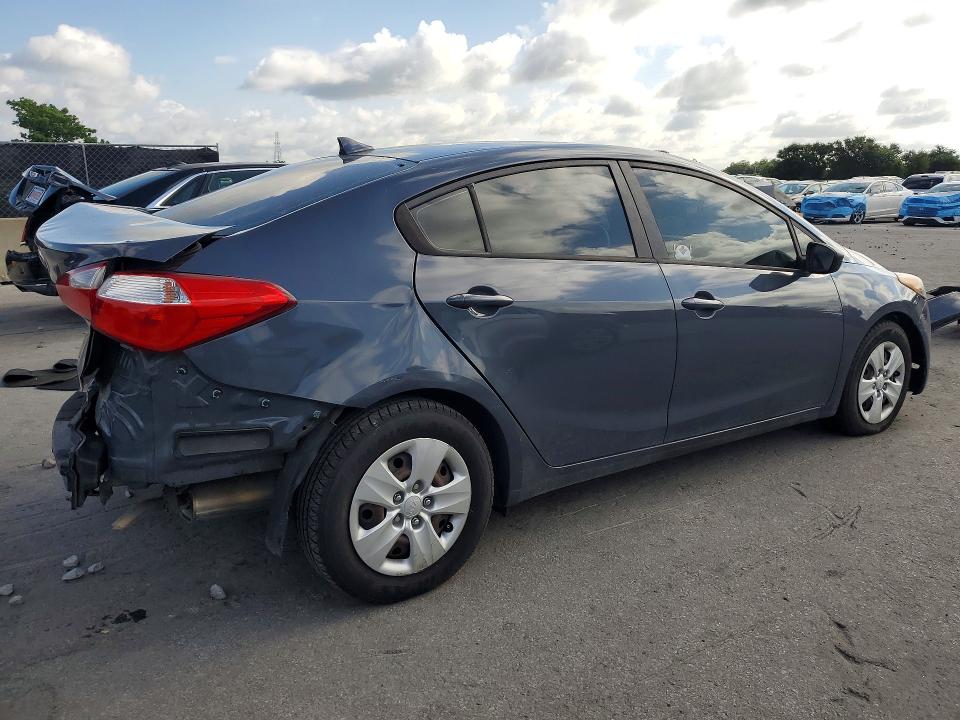 Photo 3 from auction – 2016 KIA FORTE with VIN KNAFX4A65G5537425