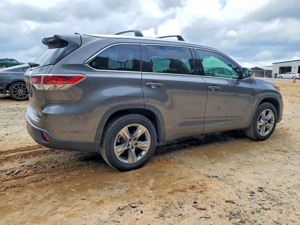 Photo 3 from auction – 2015 TOYOTA HIGHLANDER with VIN 5TDYKRFH3FS068653
