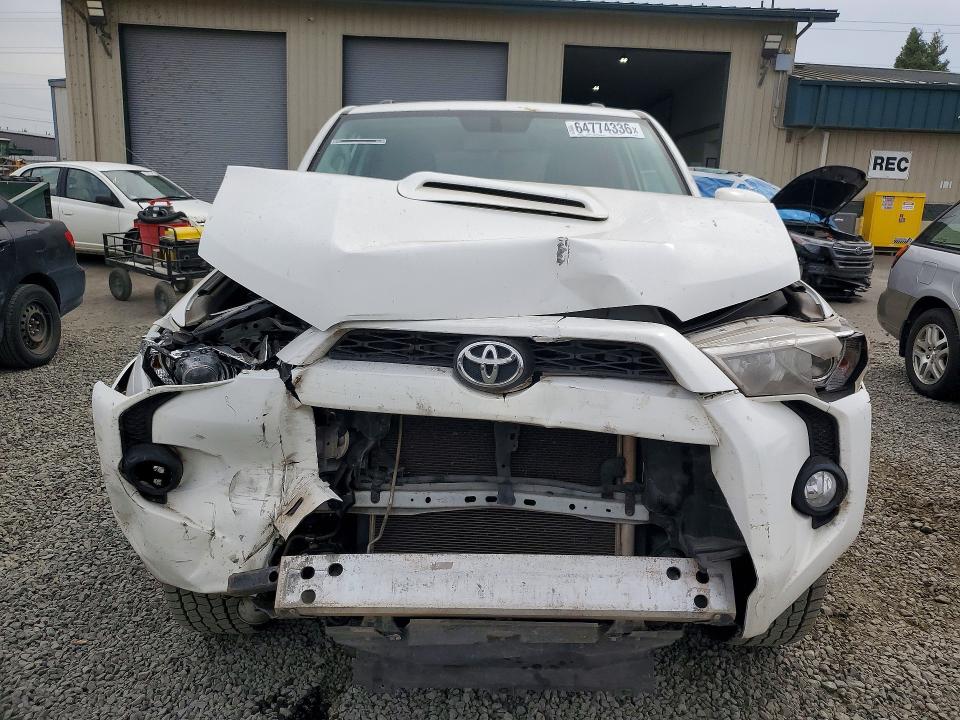 Photo 5 from auction – 2019 TOYOTA 4RUNNER with VIN JTEBU5JR5K5629648