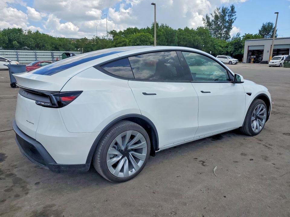 Photo 3 from auction – 2026 TESLA MODEL Y with VIN 7SAYGDED9TA500973