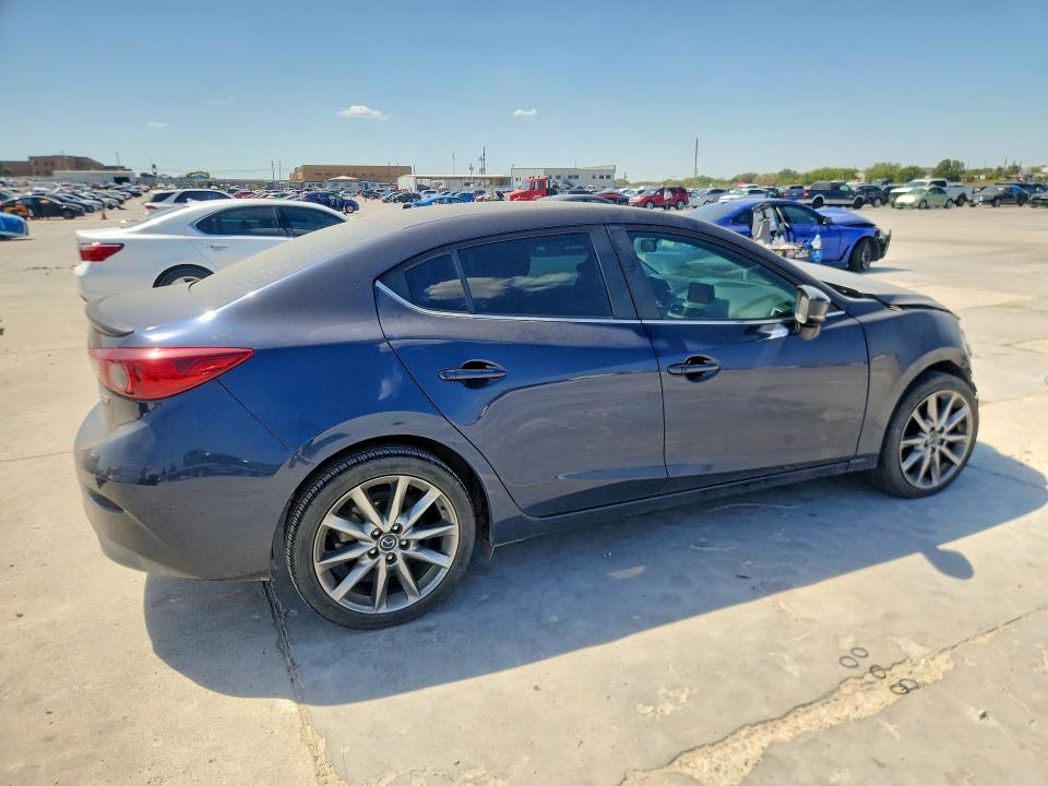 Photo 3 from auction – 2018 MAZDA 3 with VIN 3MZBN1V38JM191083