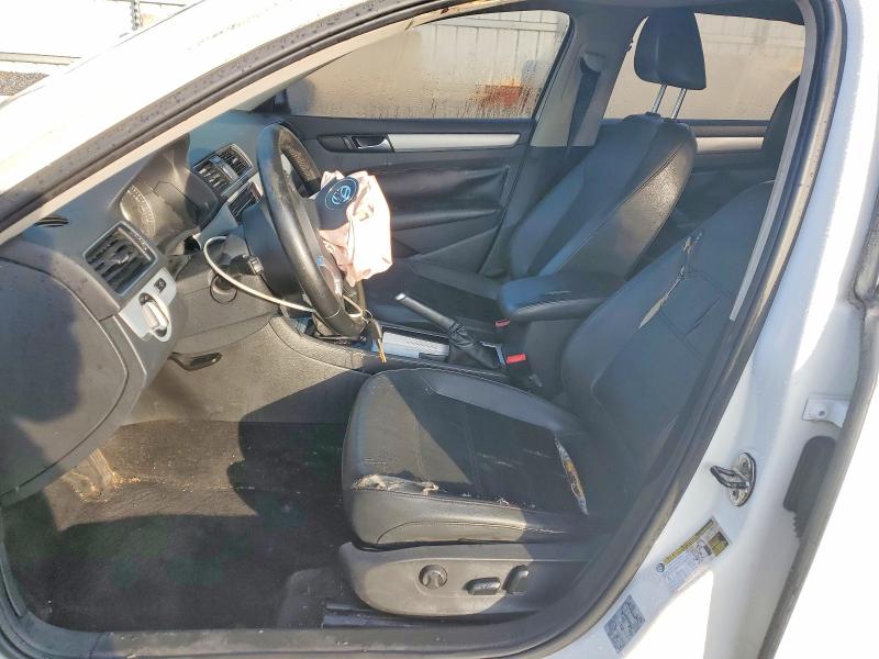 Photo 7 from auction – 2012 VOLKSWAGEN PASSAT with VIN 1VWBH7A32CC060672