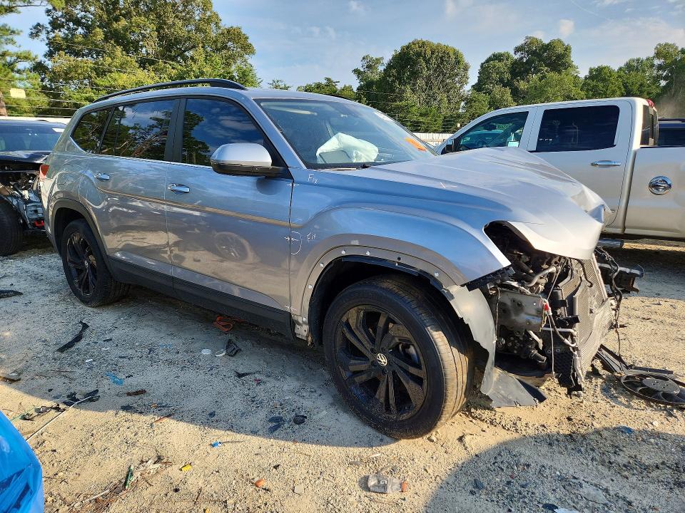 Photo 4 from auction – 2022 VOLKSWAGEN ATLAS with VIN 1V2KR2CA2NC547712