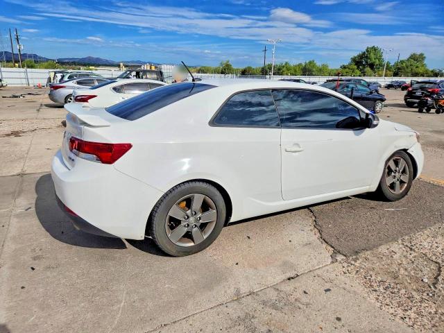 Photo 3 from auction – 2011 KIA FORTE KOUP with VIN KNAFU6A27B5318539