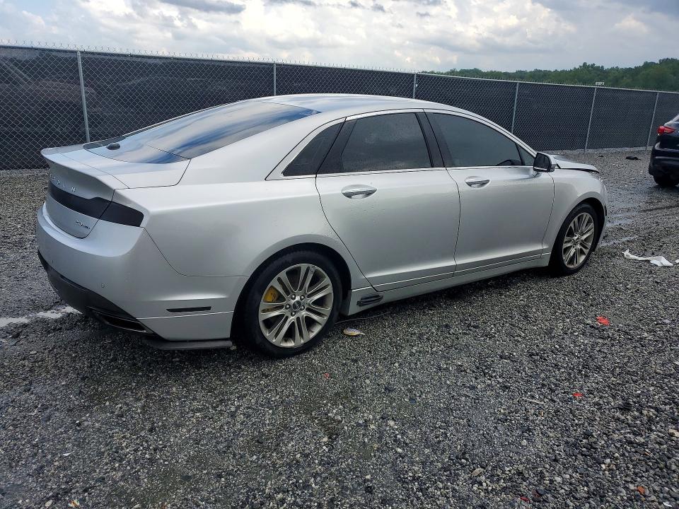 Photo 3 from auction – 2016 LINCOLN MKZ with VIN 3LN6L2G99GR616934