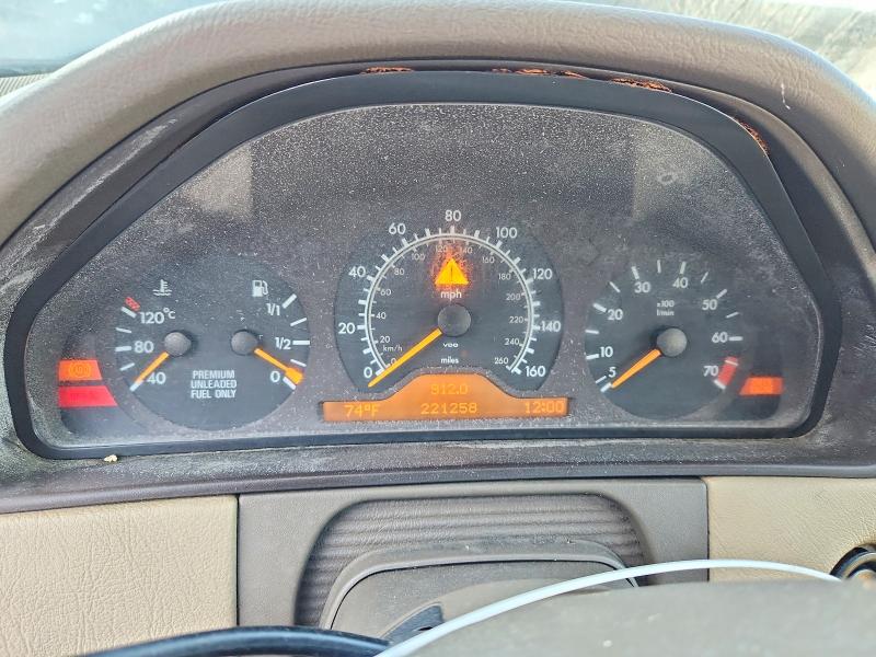Photo 9 from auction – 1996 MERCEDES-BENZ E with VIN WDBJF55F2TJ019255