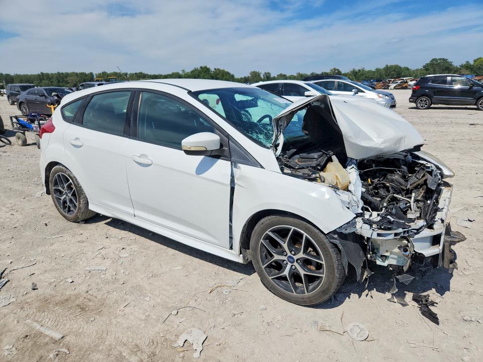 Photo 4 from auction – 2016 FORD FOCUS with VIN 1FADP3K24GL405659