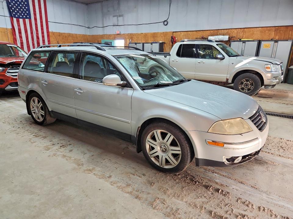 Photo 4 from auction – 2005 VOLKSWAGEN PASSAT with VIN WVWCE63B45E131599