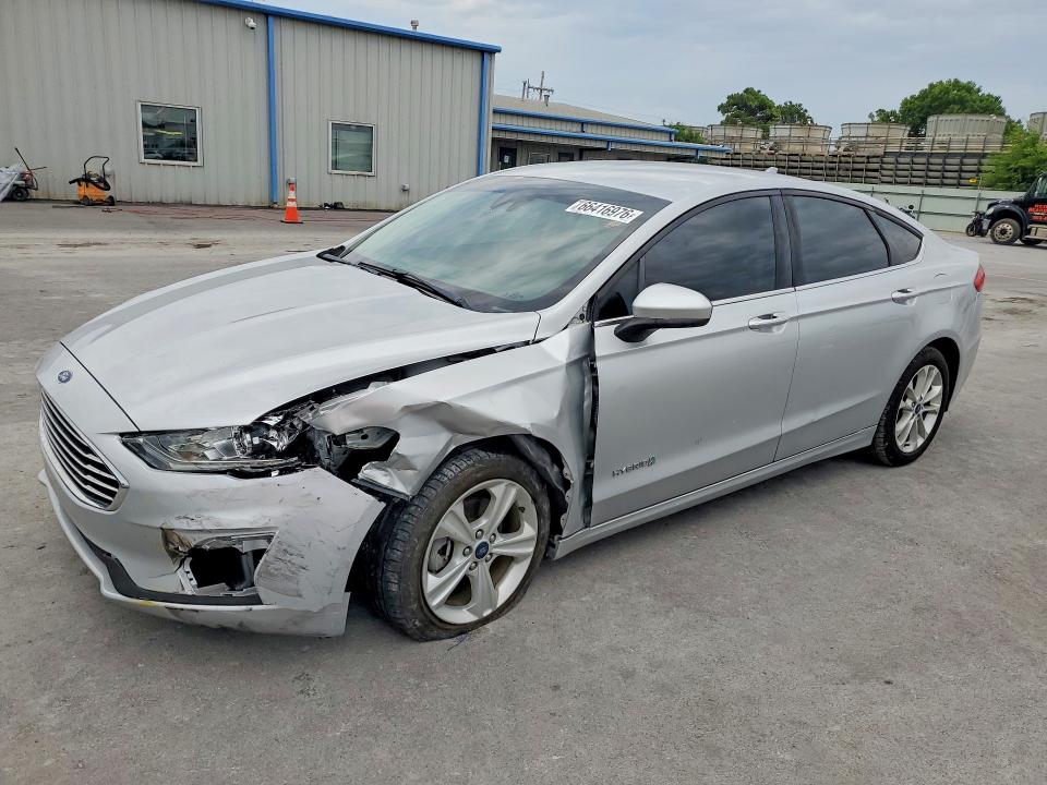 صورة رقم 1 من المزاد - 2019 FORD FUSION مع VIN 3FA6P0LU7KR137997