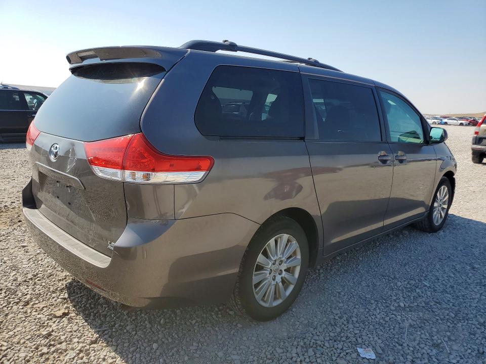 Photo 3 from auction – 2013 TOYOTA SIENNA with VIN 5TDJK3DC5DS061108