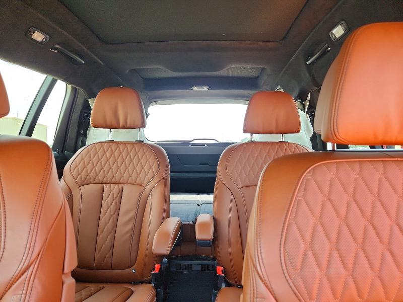 Photo 10 from auction – 2025 BMW X7 with VIN 5UX23EM05S9Y01205