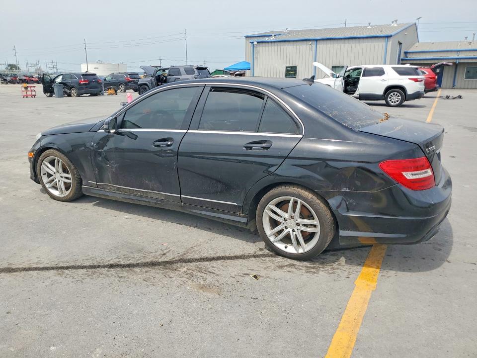 Photo 2 from auction – 2012 MERCEDES-BENZ C with VIN WDDGF8BB5CR207807