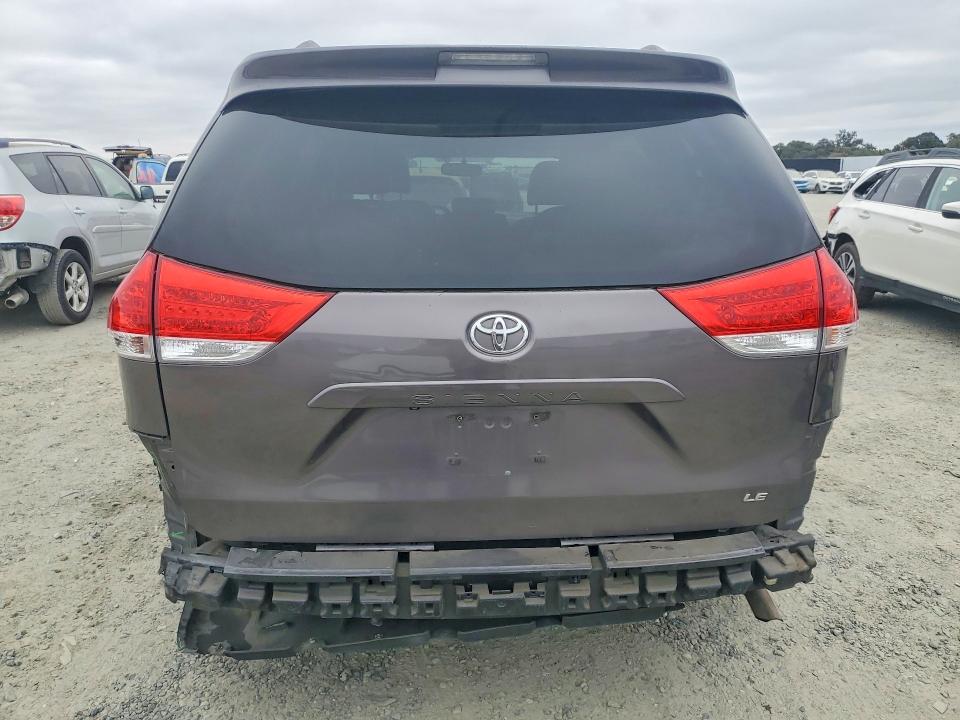 Photo 6 from auction – 2013 TOYOTA SIENNA with VIN 5TDKK3DCXDS403849