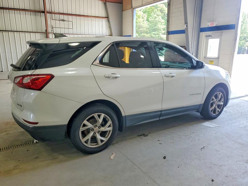 Photo 3 from auction – 2018 CHEVROLET EQUINOX with VIN 2GNAXTEX6J6171701