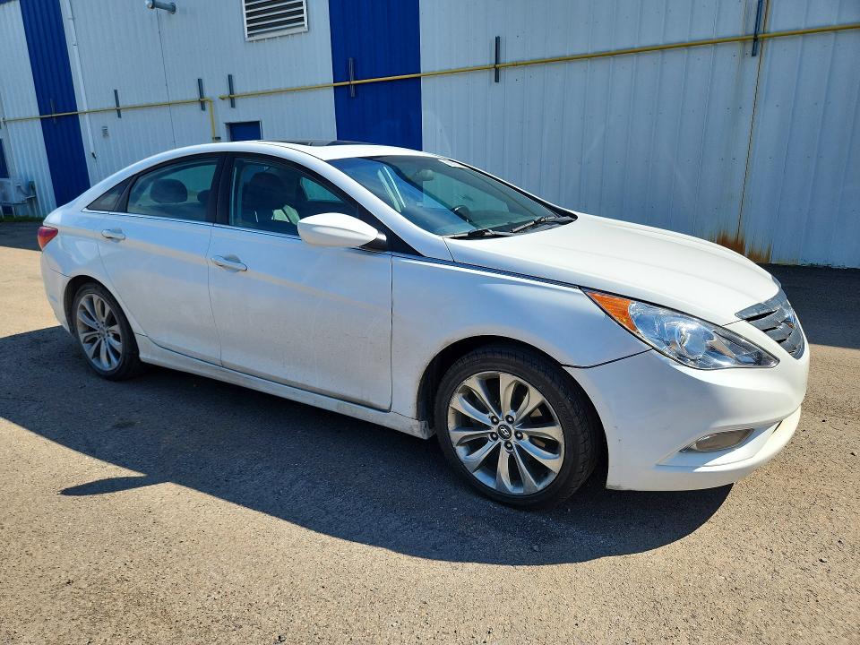 Photo 4 from auction – 2013 HYUNDAI SONATA with VIN 5NPEC4AC5DH647029