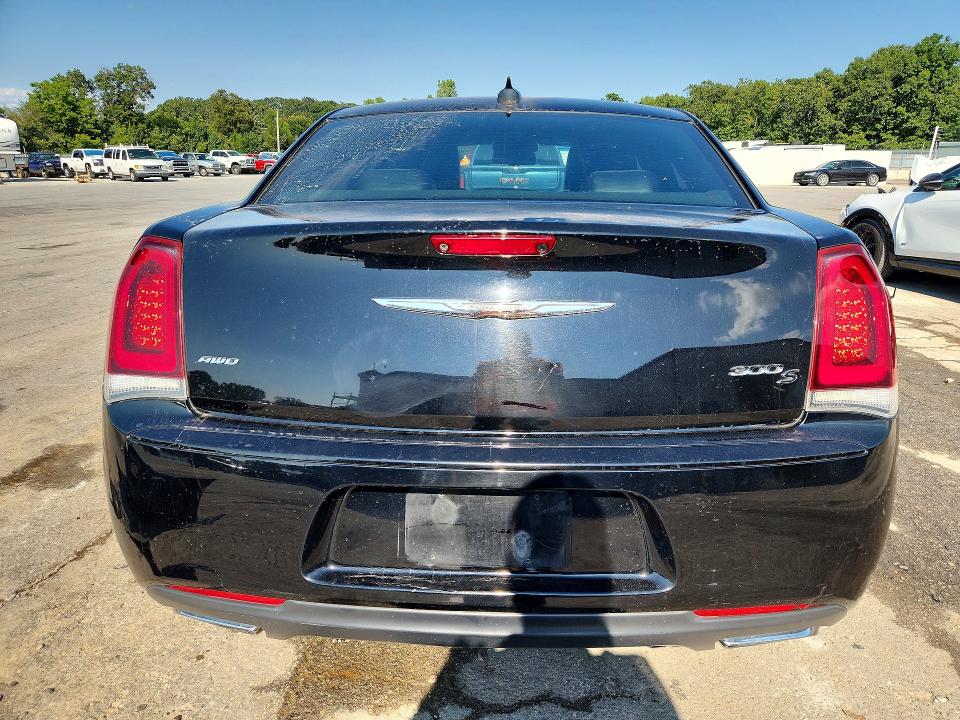 Photo 6 from auction – 2015 CHRYSLER 300 with VIN 2C3CCAGG5FH831211