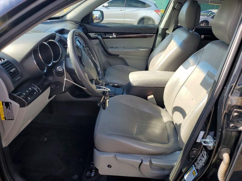 Photo 7 from auction – 2011 KIA SORENTO with VIN 5XYKTDA27BG049829