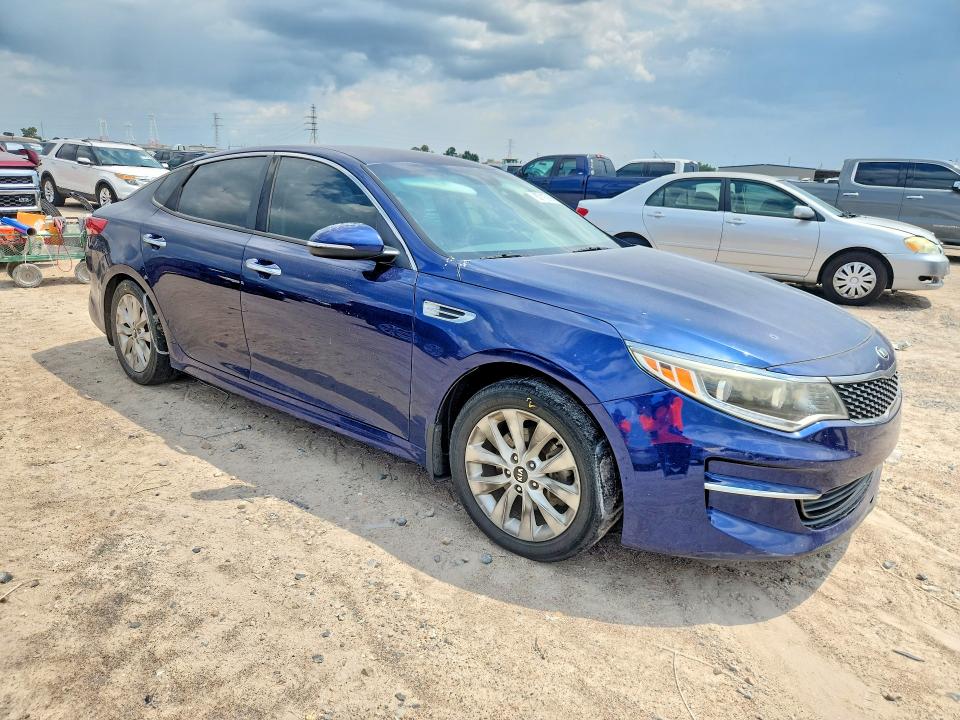 Photo 4 from auction – 2016 KIA OPTIMA with VIN 5XXGU4L38GG073027