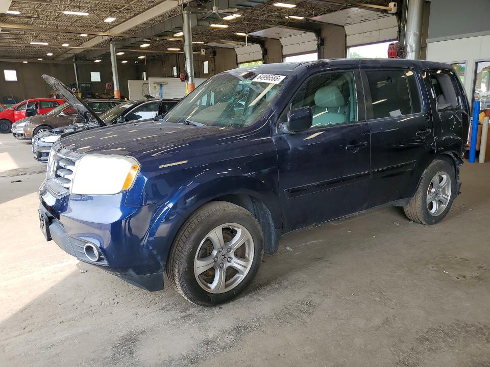 HONDA PILOT 2015 with VIN 5FNYF4H59FB047708 - Photo from auction