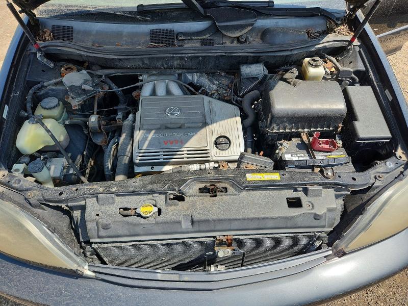Photo 11 from auction – 2000 LEXUS RX with VIN JT6HF10UXY0109823