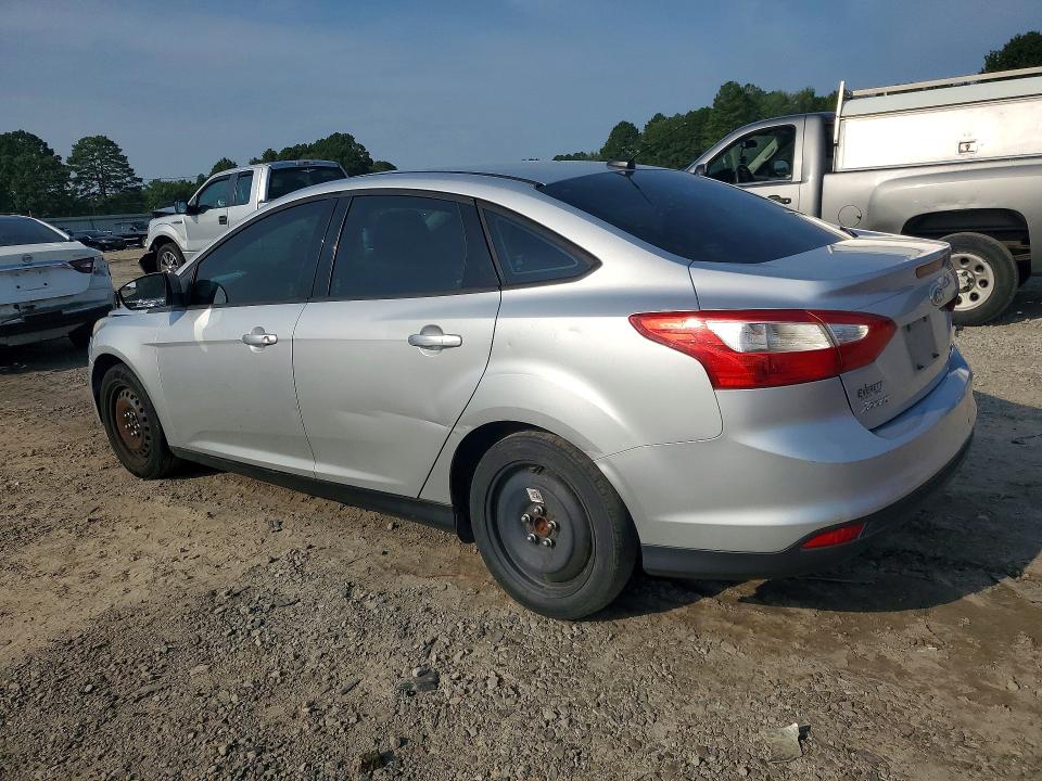 Photo 2 from auction – 2013 FORD FOCUS with VIN 1FADP3F24DL362172