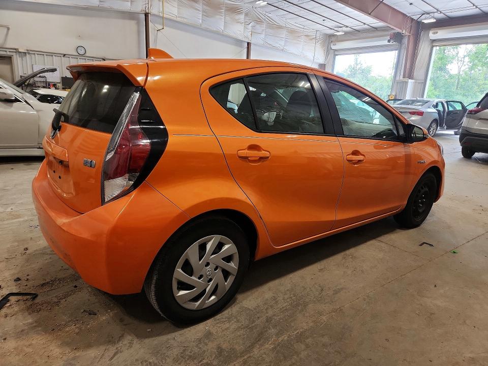 Photo 3 from auction – 2015 TOYOTA PRIUS C with VIN JTDKDTB34F1111742