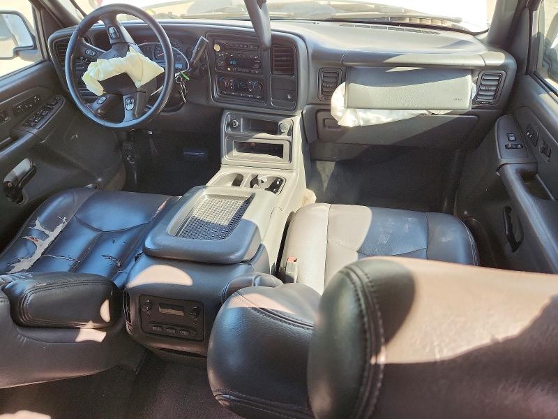 Photo 8 from auction – 2004 CHEVROLET AVALANCHE with VIN 3GNEC12T44G114697