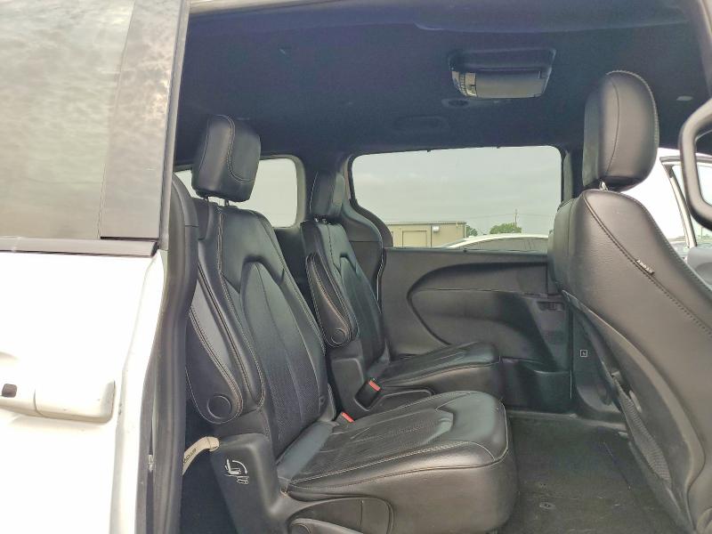 Photo 11 from auction – 2019 CHRYSLER PACIFICA with VIN 2C4RC1BG0KR550239