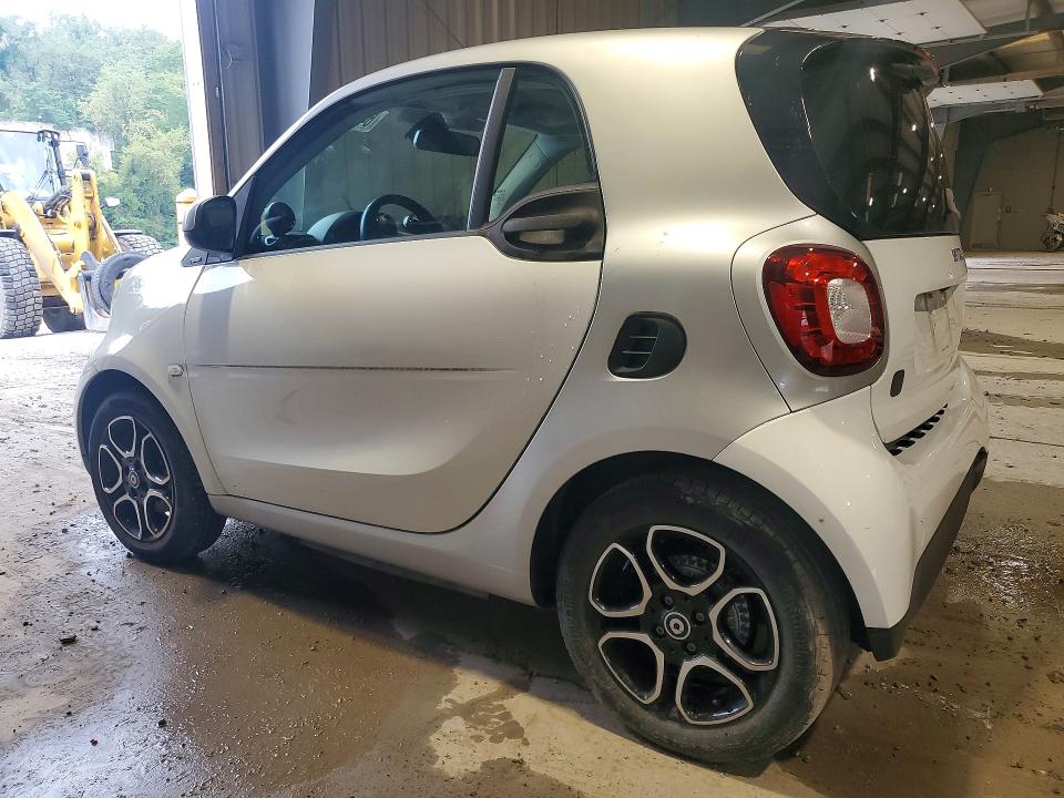 Zdjęcie 2 z aukcji – 2018 SMART FORTWO z VIN WMEFJ9BA5JK283701