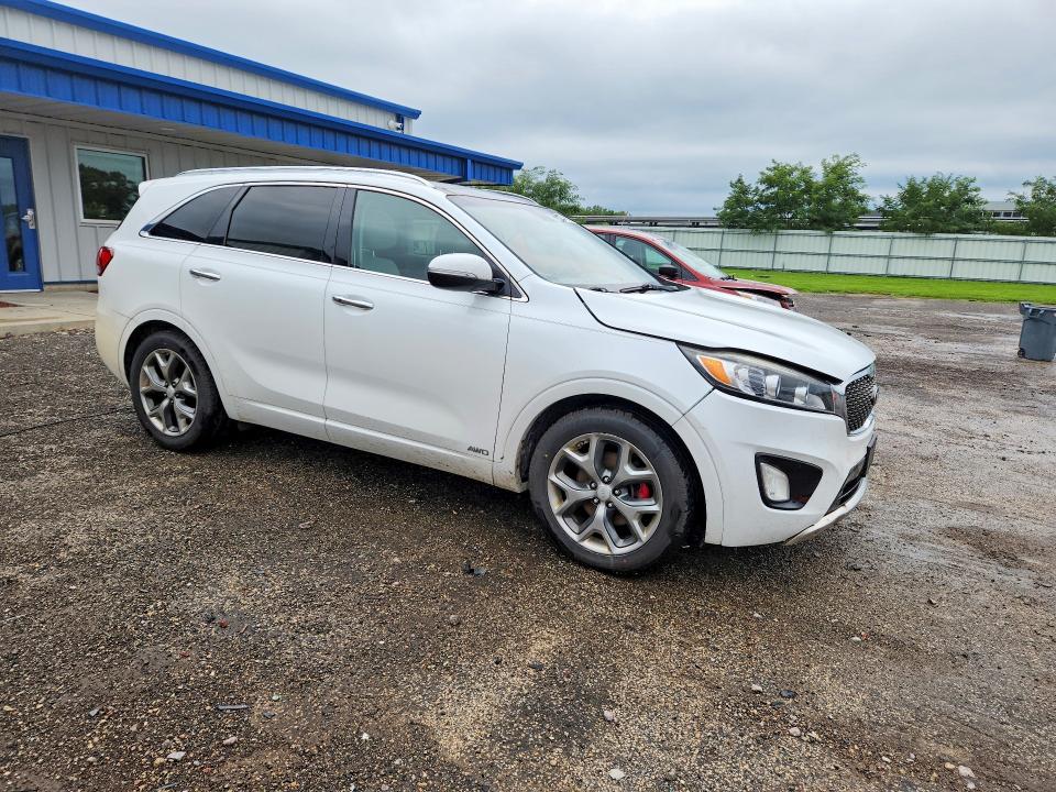 Photo 4 from auction – 2016 KIA SORENTO with VIN 5XYPKDA59GG088562