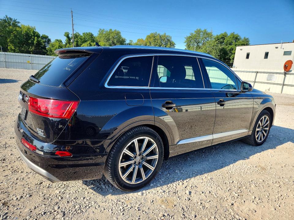 Photo 3 from auction – 2017 AUDI Q7 with VIN WA1LAAF72HD018230