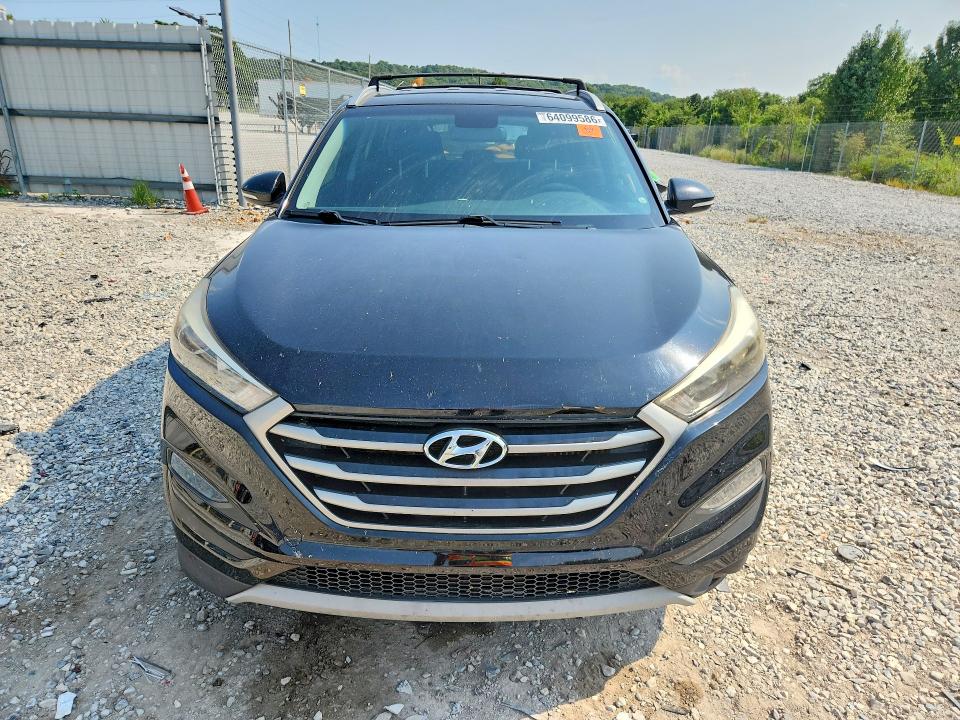 Photo 5 from auction – 2017 HYUNDAI TUCSON with VIN KM8J3CA29HU371901