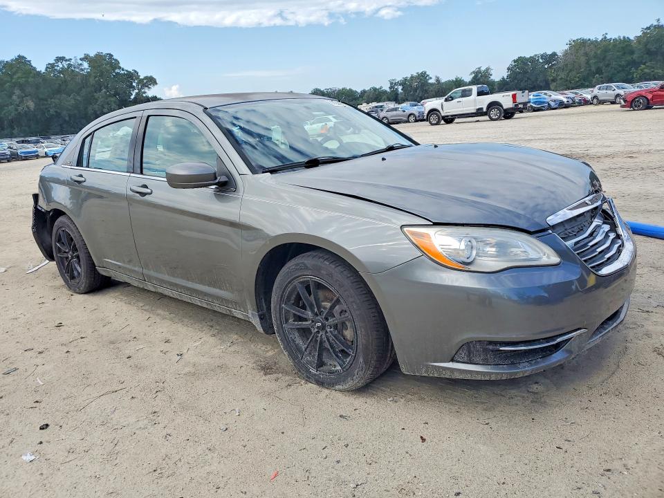 Photo 4 from auction – 2013 CHRYSLER 200 with VIN 1C3CCBAB3DN691800