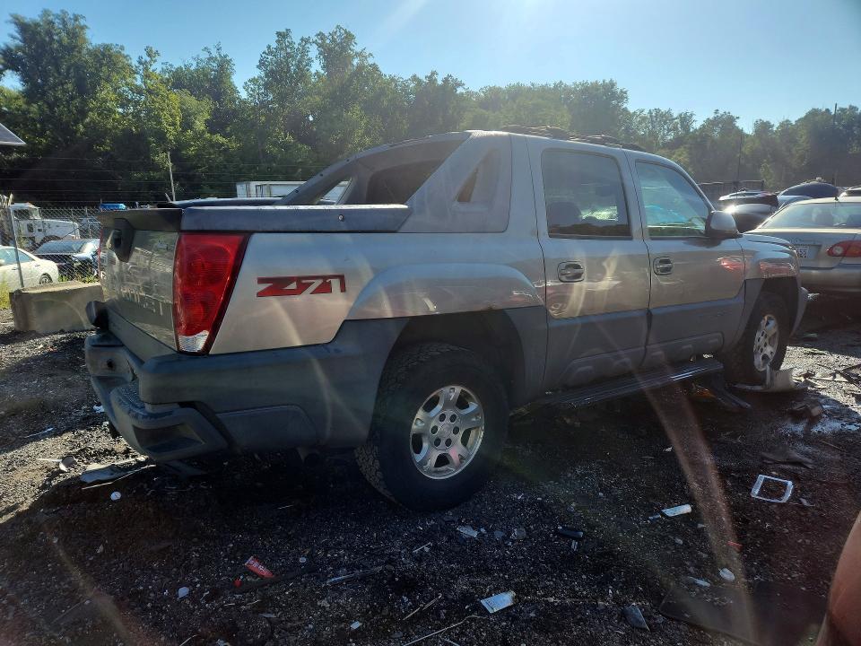 Photo 3 from auction – 2003 CHEVROLET AVALANCHE with VIN 3GNEK13T23G124340