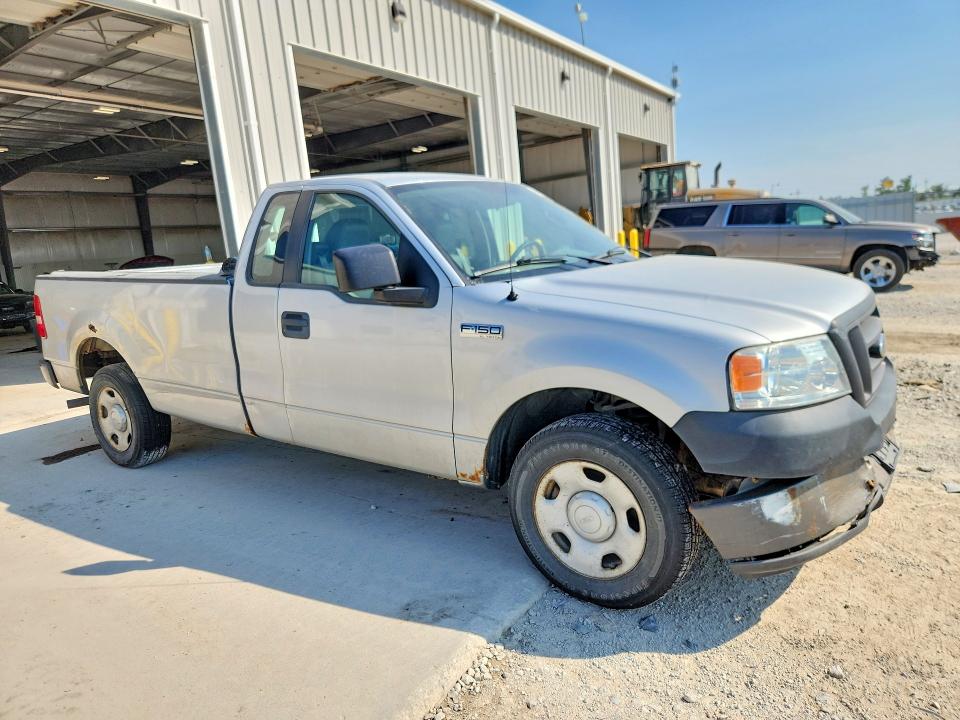 Photo 4 from auction – 2005 FORD F150 with VIN 1FTRF12W45NA34773