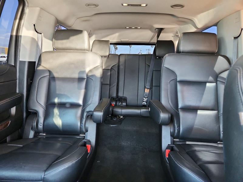 Photo 10 from auction – 2018 CHEVROLET SUBURBAN with VIN 1GNSCHKC1JR284510