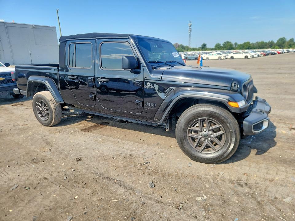 Photo 4 from auction – 2024 JEEP GLADIATOR with VIN 1C6HJTAG2RL116073