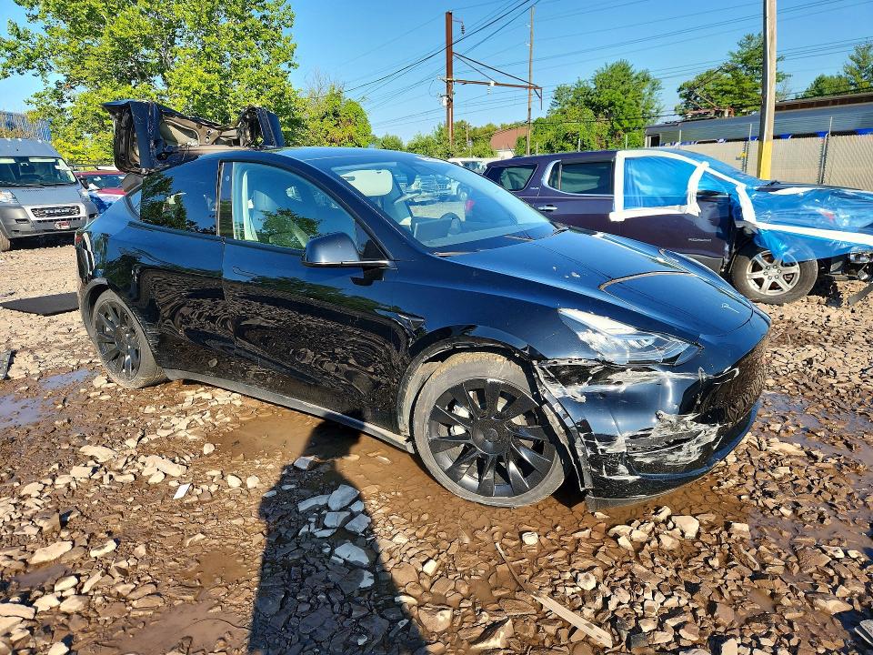 Photo 4 from auction – 2022 TESLA MODEL Y with VIN 7SAYGDEE6NF444733