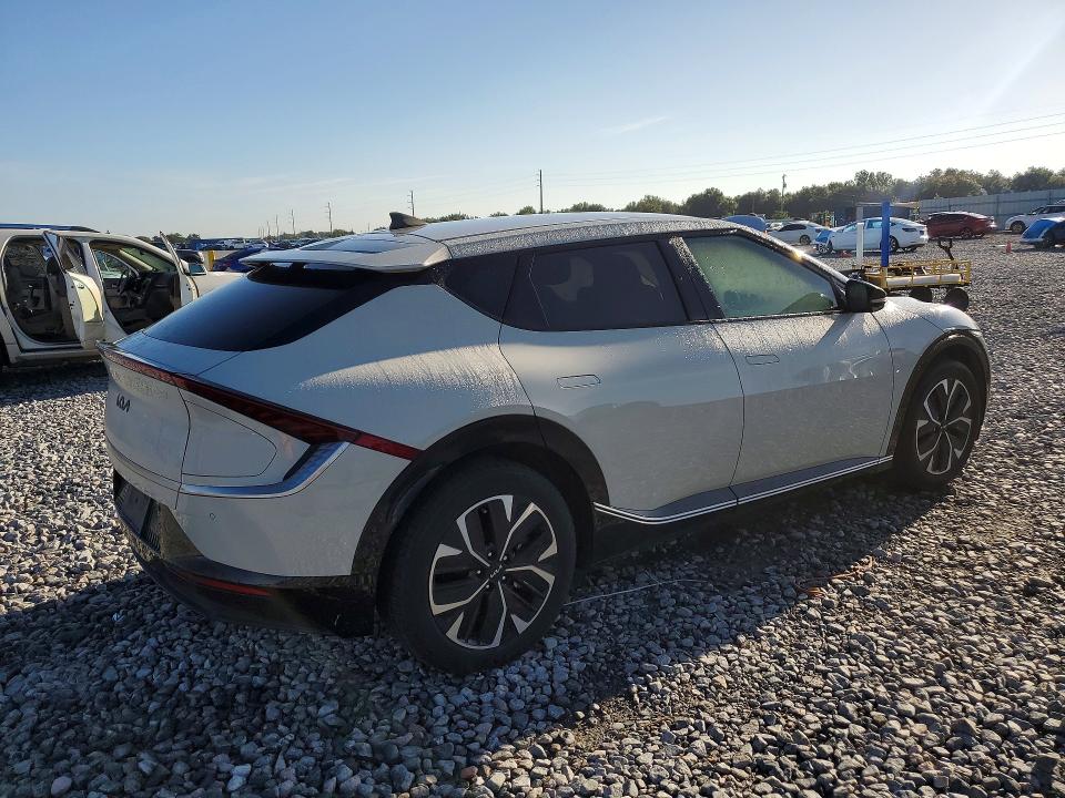 Снимка 3 от търг – 2022 KIA EV6 с VIN KNDC34LA7N5072467