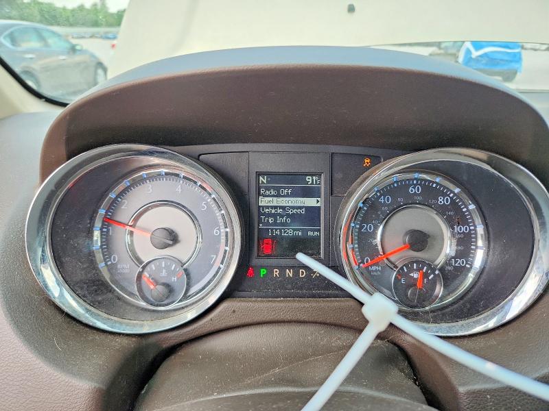 Photo 9 from auction – 2011 CHRYSLER TOWN & COUNTRY with VIN 2A4RR5DG1BR714028