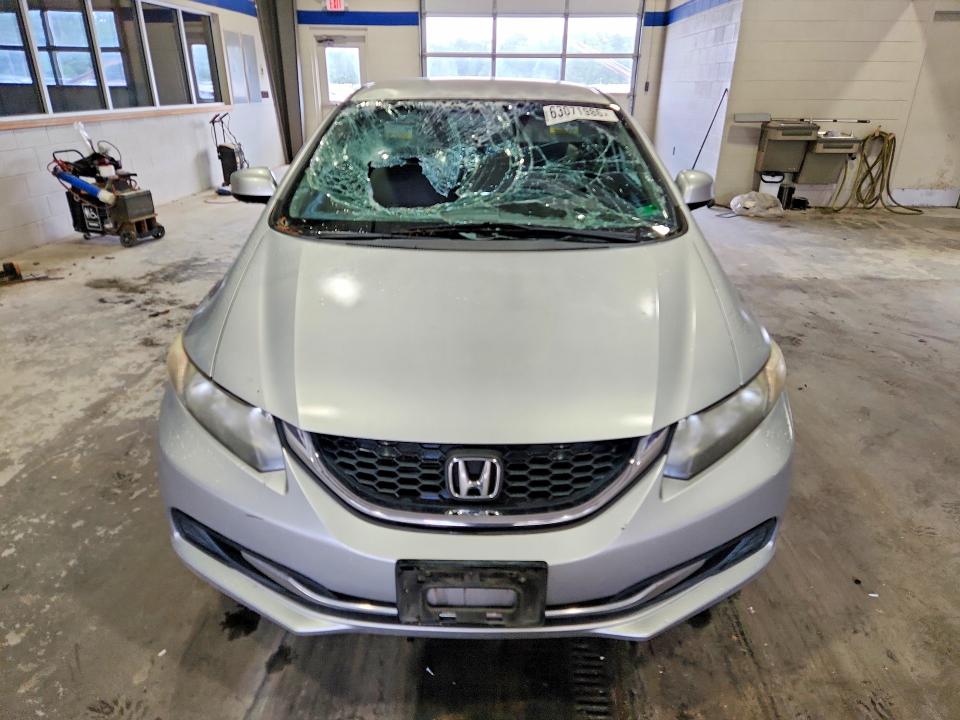 Photo 5 from auction – 2013 HONDA CIVIC with VIN 2HGFB2F57DH570289