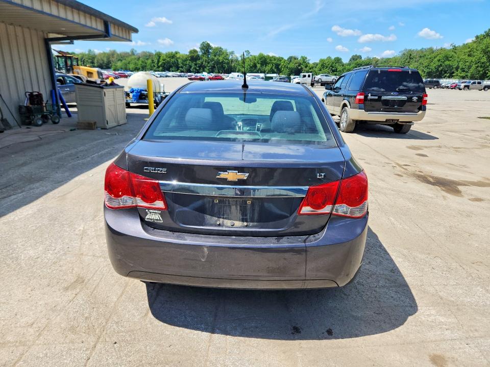 Photo 6 from auction – 2014 CHEVROLET CRUZE with VIN 1G1PC5SBXE7477155