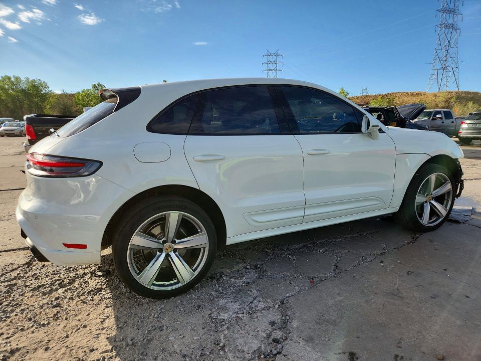 Photo 3 from auction – 2024 PORSCHE MACAN with VIN WP1AA2A56RLB06941