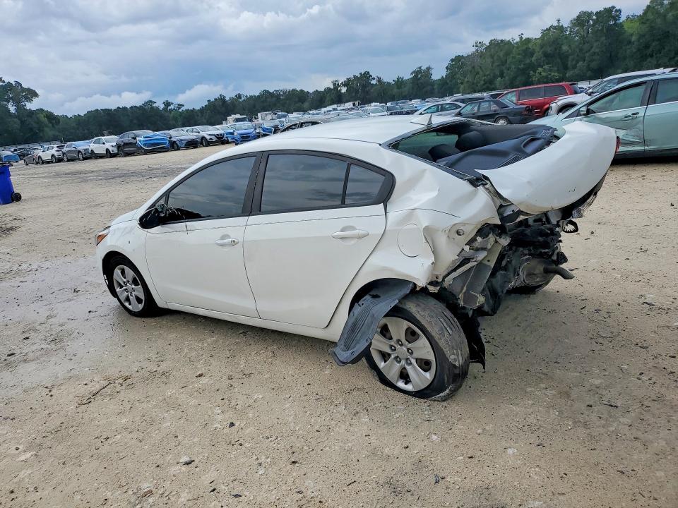 Photo 2 from auction – 2017 KIA FORTE with VIN 3KPFK4A72HE070657