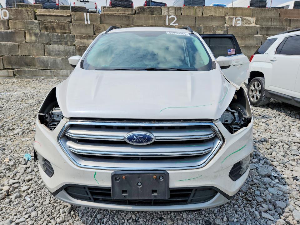 Photo 5 from auction – 2017 FORD ESCAPE with VIN 1FMCU0GD5HUC08742