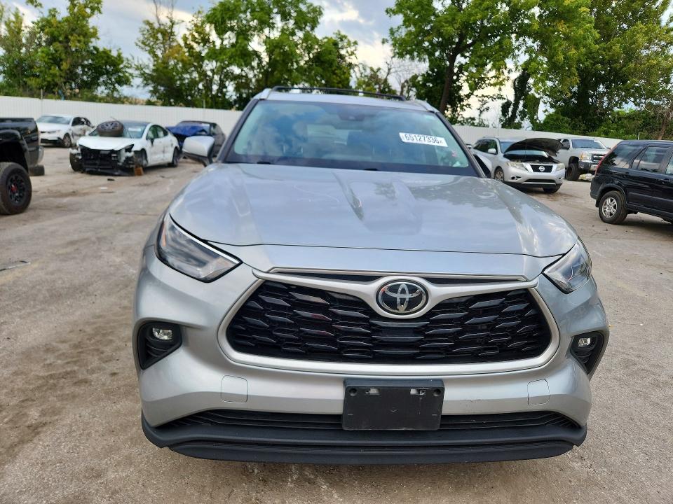 Photo 5 from auction – 2022 TOYOTA HIGHLANDER with VIN 5TDGZRBH7NS582422