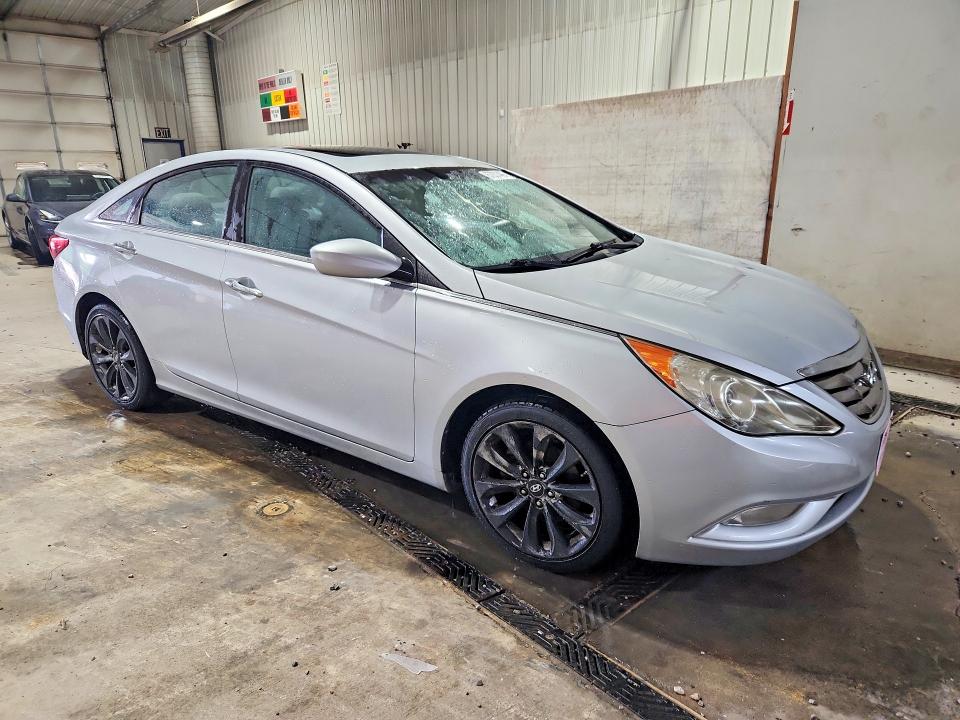 Снимка 4 от търг – 2011 HYUNDAI SONATA с VIN 5NPEC4AC0BH117371
