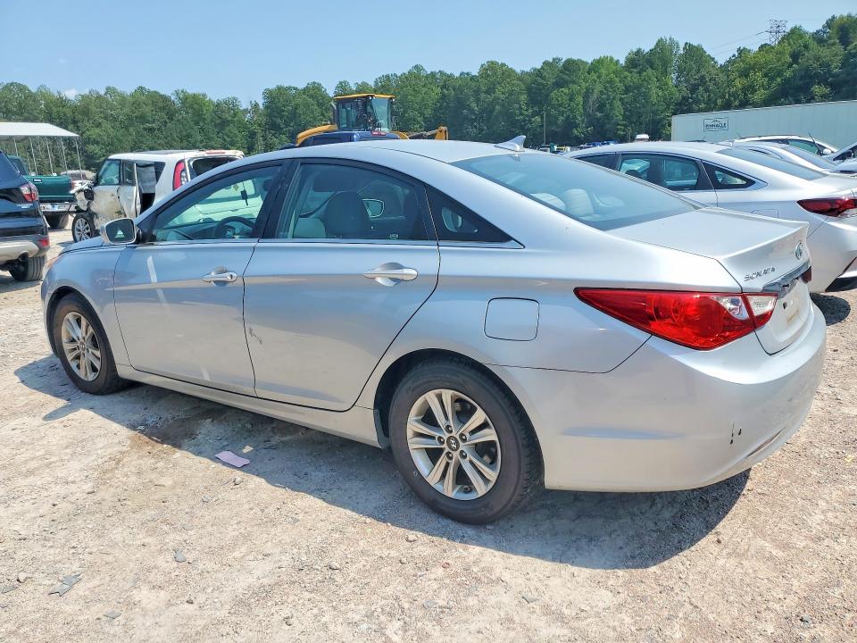 Photo 2 from auction – 2011 HYUNDAI SONATA with VIN 5NPEB4AC2BH263063